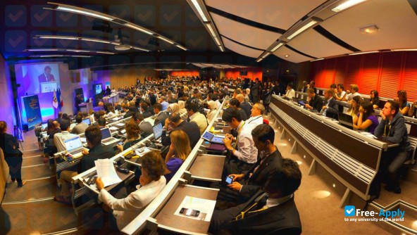 Foto de la ISEN School of Engineer General High-tech Electronic Engineers #3