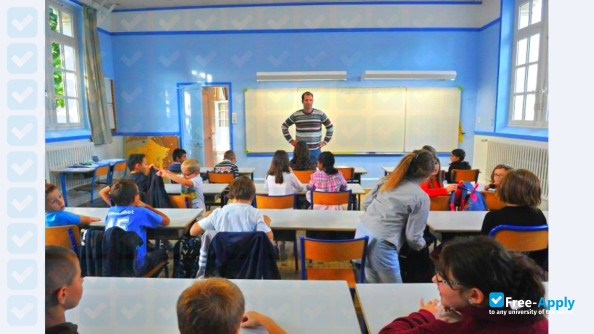 Foto de la ISEN School of Engineer General High-tech Electronic Engineers #6