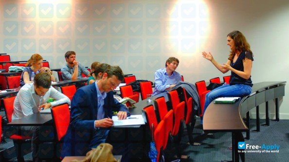 Foto de la ISEN School of Engineer General High-tech Electronic Engineers #5