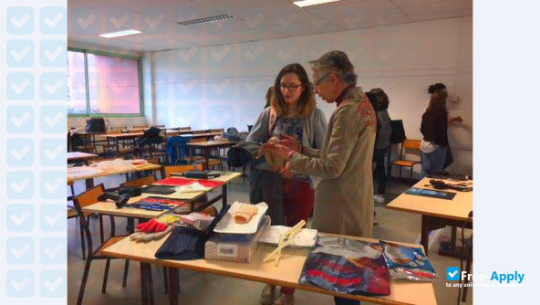 Photo de l’ITECH Lyon - Textile and Chemical Institute #6