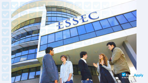 Foto de la ESSEC Business School #13