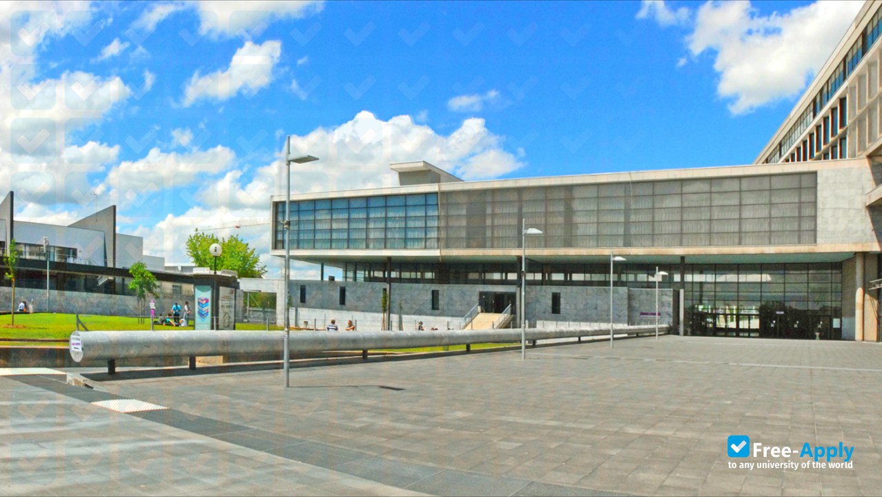 Université de Cergy-Pontoise photo #5