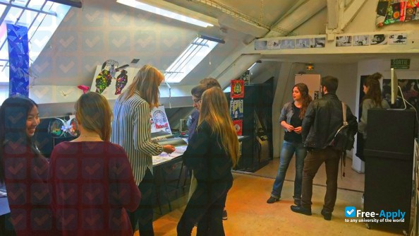 Foto de la Higher School of Arts and Techniques #9