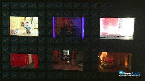 Foto de la Higher School of Arts and Techniques #8