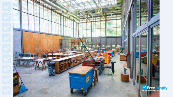 Foto de la National School of the Arts ENSA Limoges