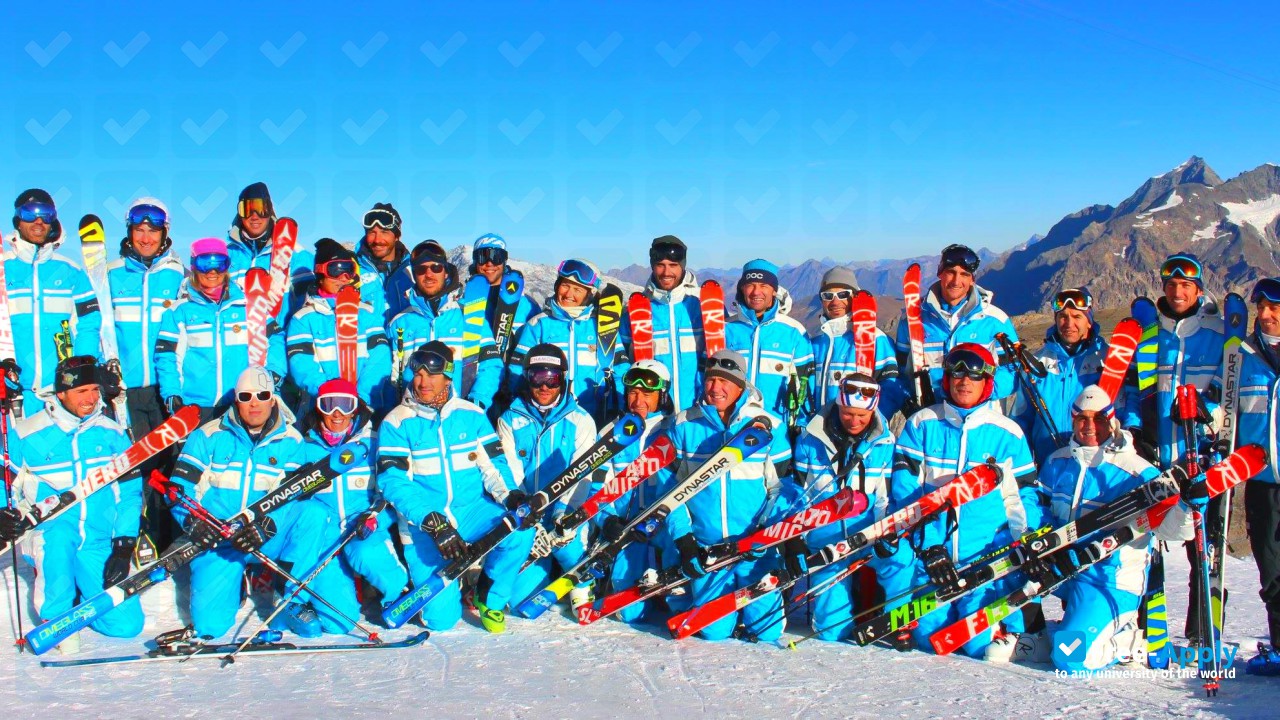 Photo de l’School of Skiing and Mountaineering #8