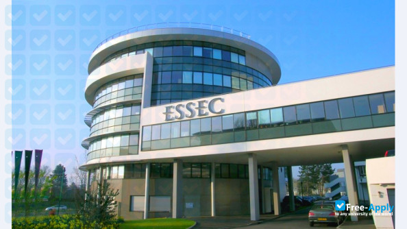 ESSEC Business School photo