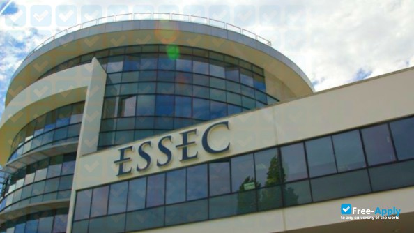ESSEC Business School photo #10