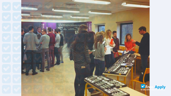 Photo de l’School of Optics and Eyewear #10