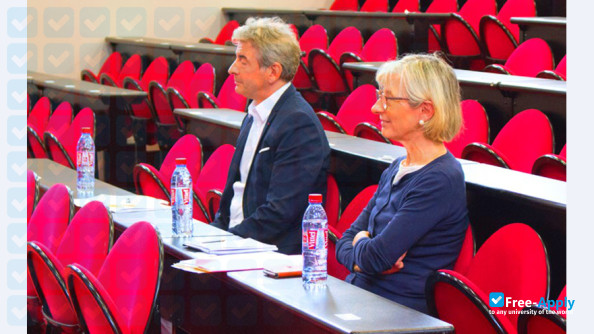 Foto de la University of Clermont Auvergne & Associates #7