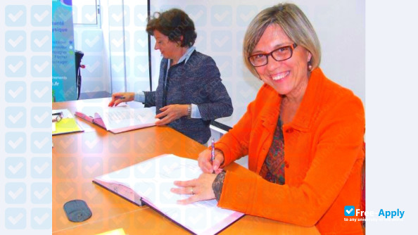 Foto de la University Institute of Masters of Paris #7