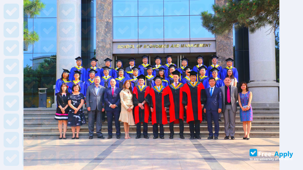 Ecole des Ponts Business School photo #6
