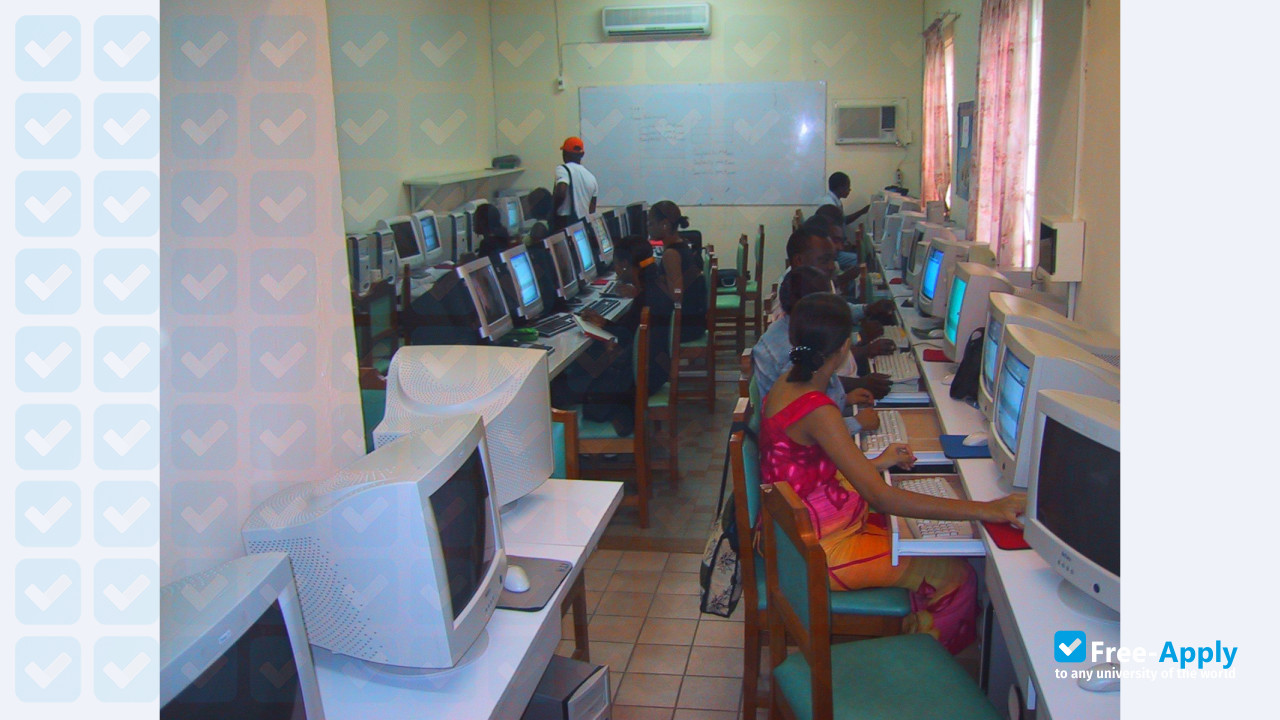 Foto de la Institute of Advanced Techniques #3