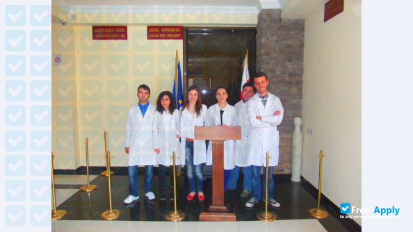 Foto de la Tbilisi Medical Institute "Hippocrates" #1