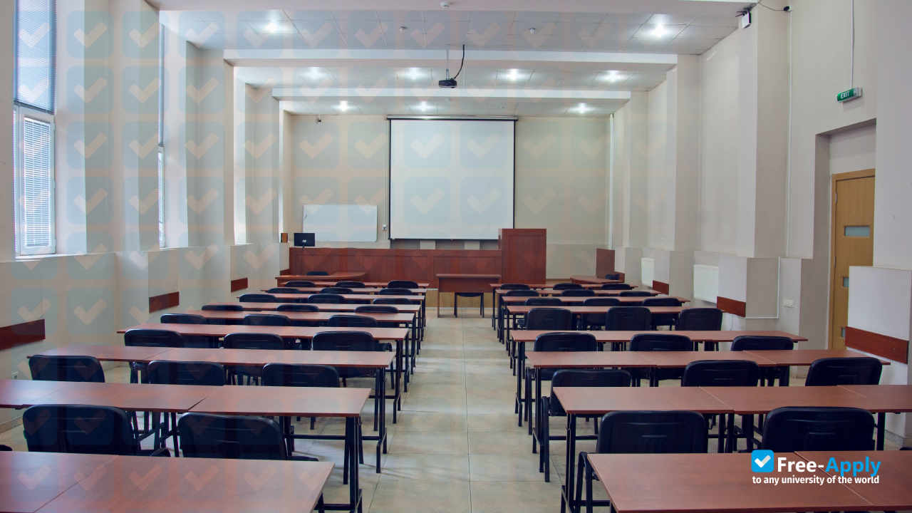 Georgian American University фотография №3