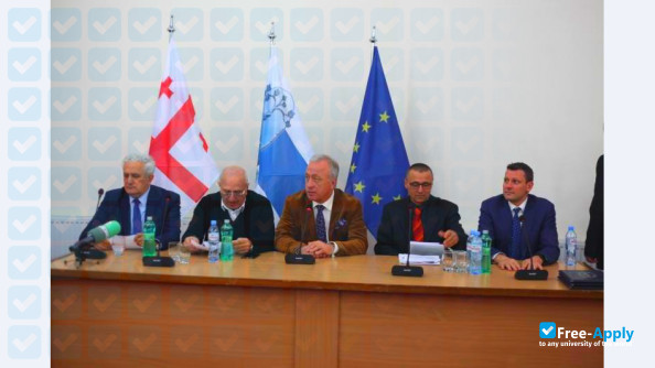 Foto de la Tbilisi State Medical University #32