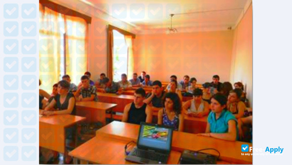 Foto de la Gori State Teaching University #6
