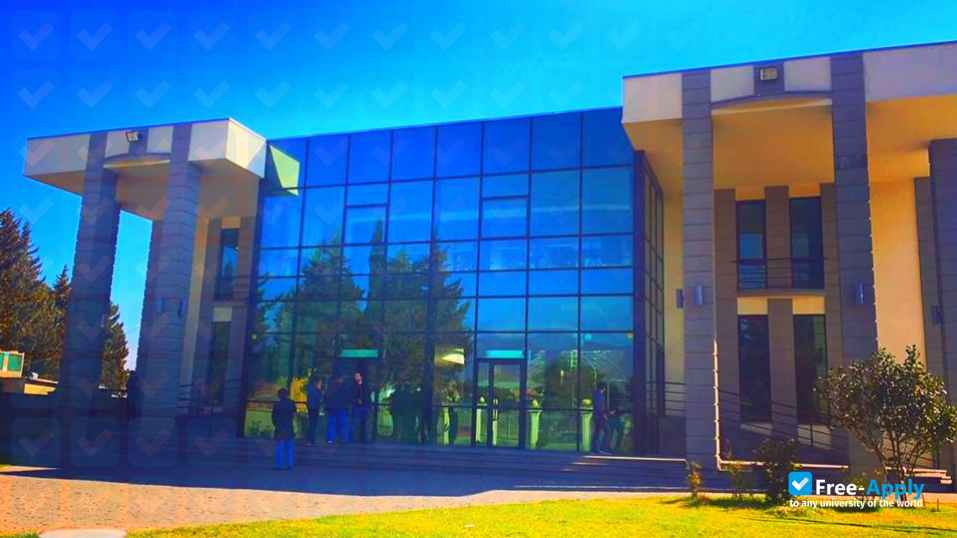 Photo de l’Grigol Robakidze University #5