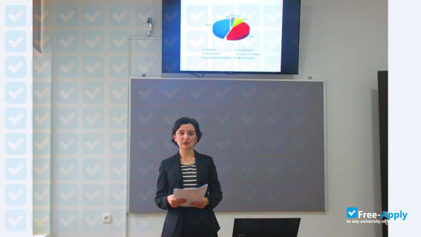 Foto de la Teaching University Geomedi #10