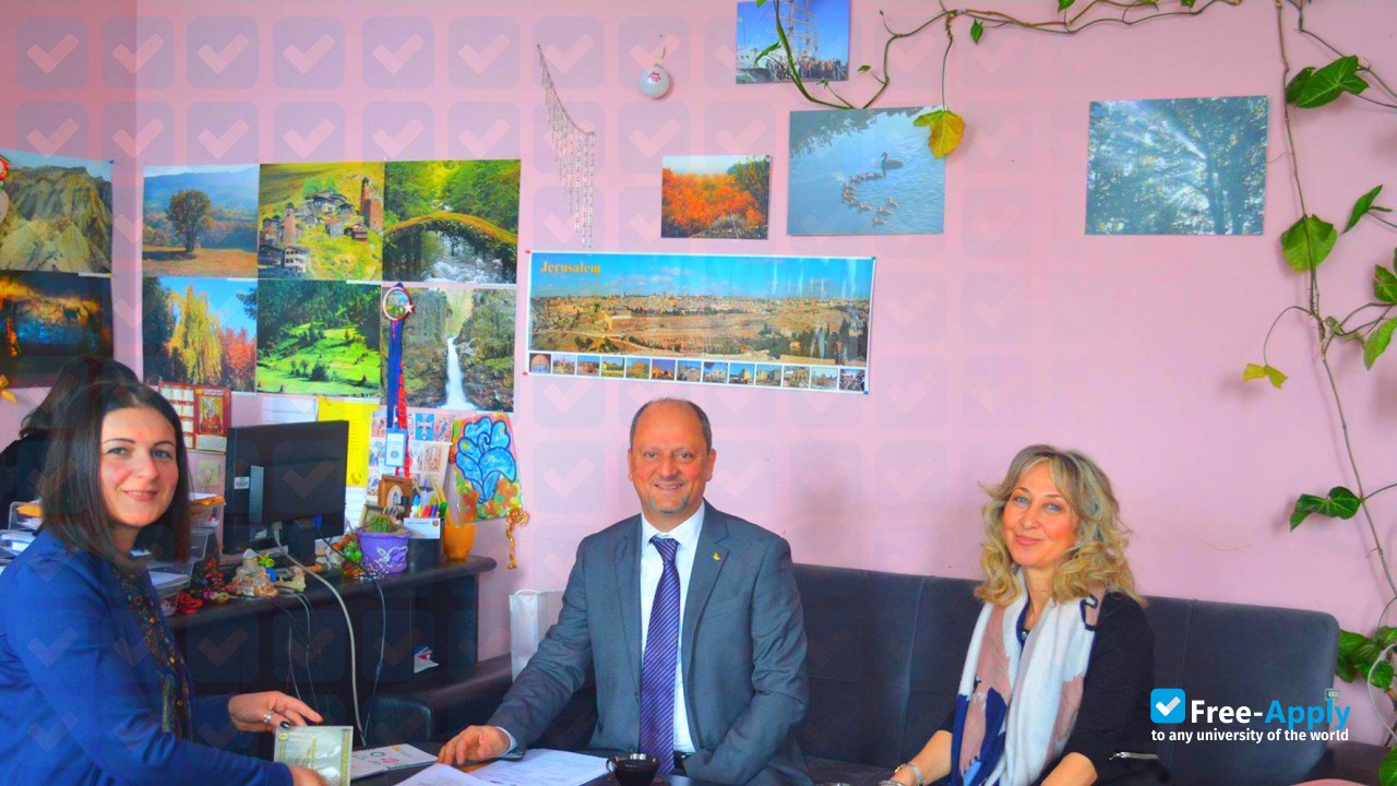 Foto de la Iakob Gogebashvili Telavi State University #32