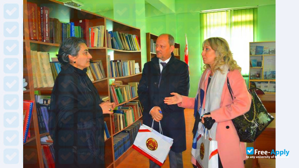 Foto de la Iakob Gogebashvili Telavi State University #16