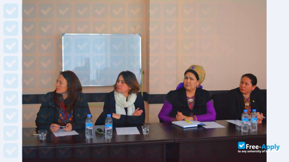 Foto de la Iakob Gogebashvili Telavi State University #13