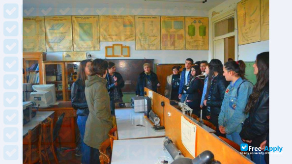 Foto de la Iakob Gogebashvili Telavi State University #12
