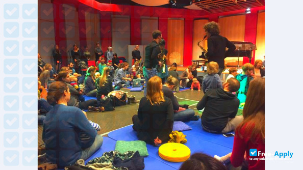 Foto de la Cologne University of Music and Dance #5