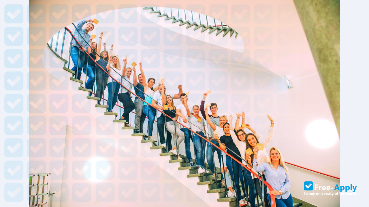 Foto de la European University of Applied Sciences #3
