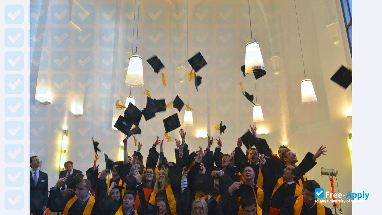 Foto de la European University of Applied Sciences #6