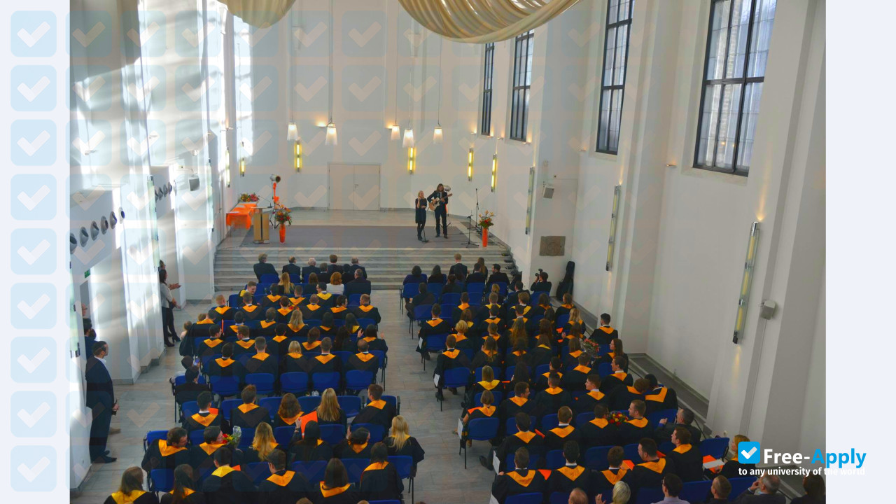 Foto de la European University of Applied Sciences #10