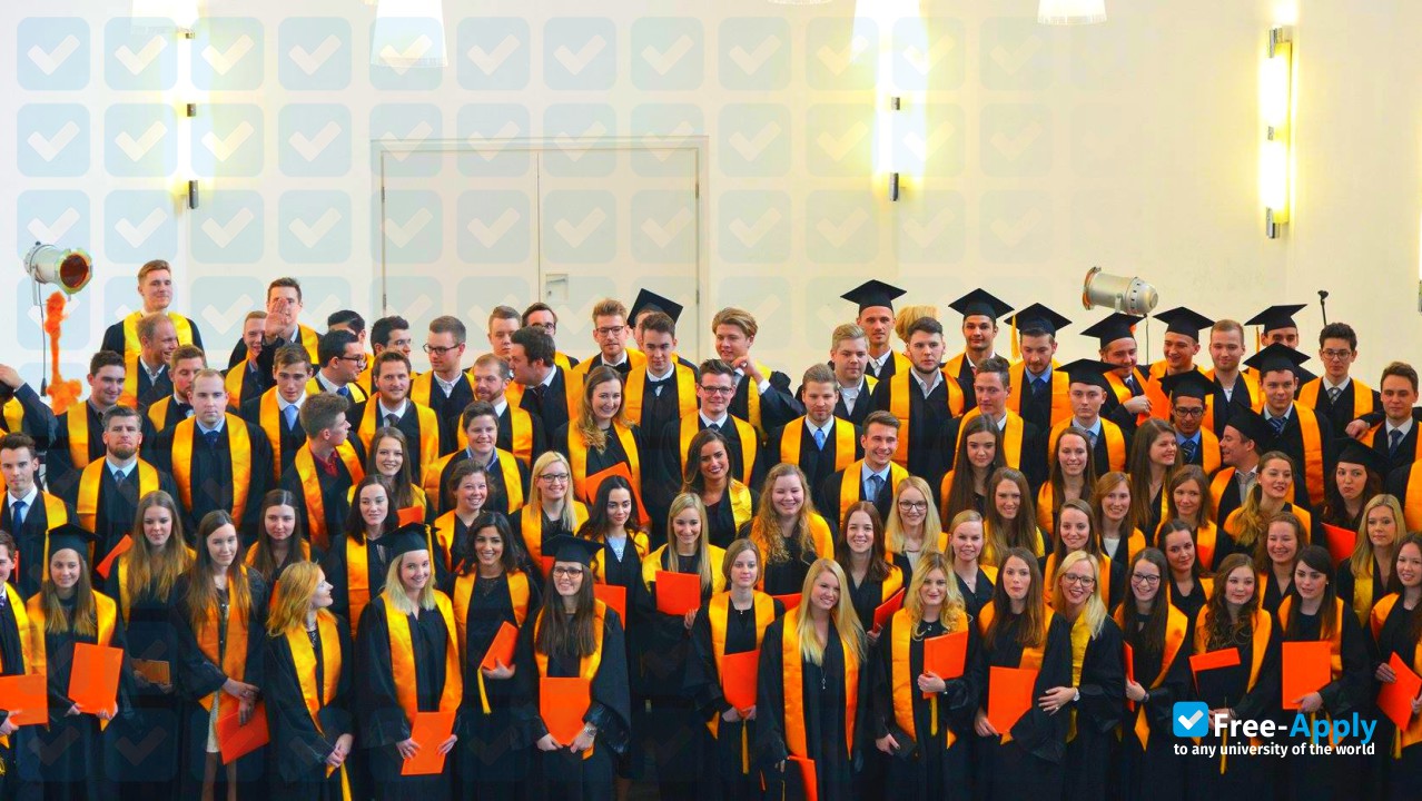 Foto de la European University of Applied Sciences #8