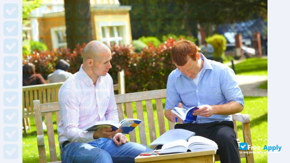 Foto de la European University of Applied Sciences #4