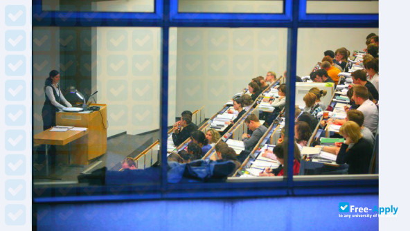 FOM University of Applied Sciences for Economics and Management фотография №12