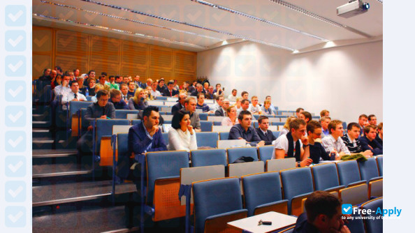 FOM University of Applied Sciences for Economics and Management photo #5