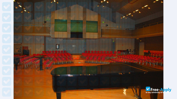 Foto de la Robert Schumann University of Music Düsseldorf #11