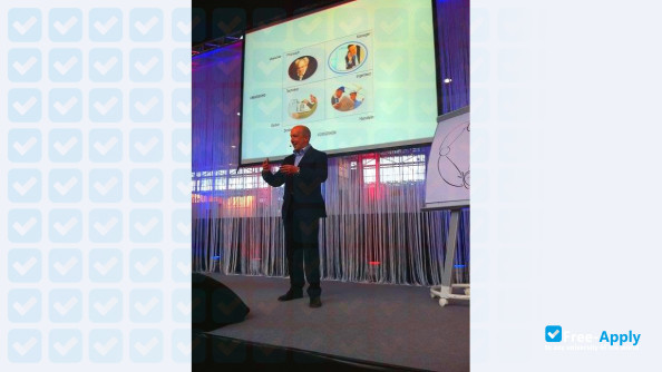 Berlin University for Professional Studies photo #12