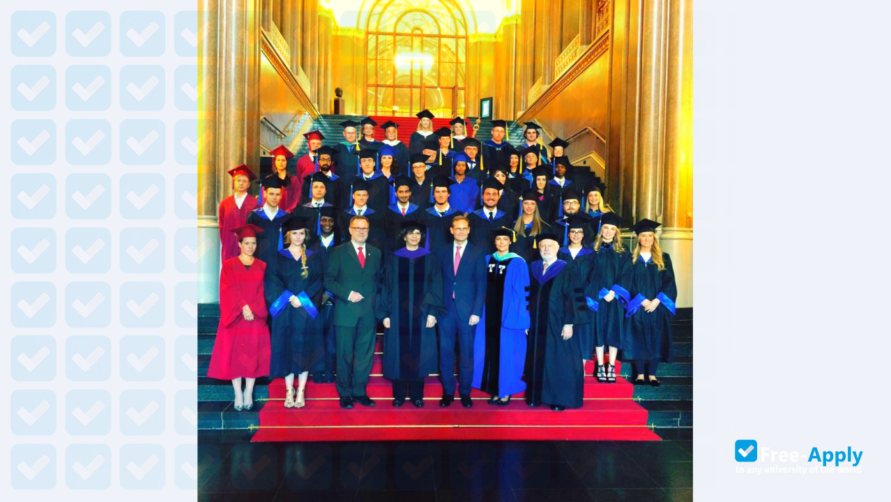 Touro College Berlin photo #6