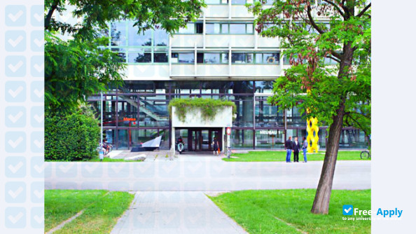 Stuttgart State Academy of Art and Design photo #7