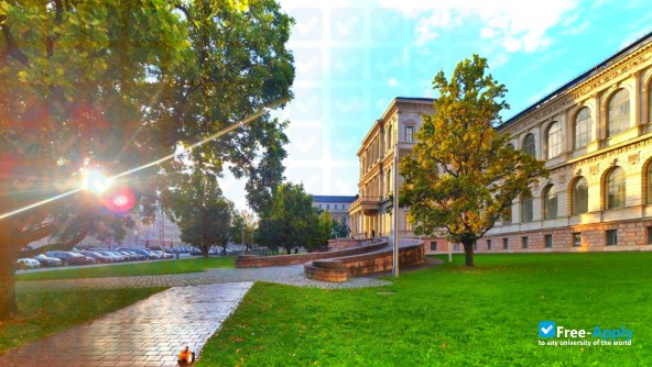 Munich Academy of Fine Arts photo #2