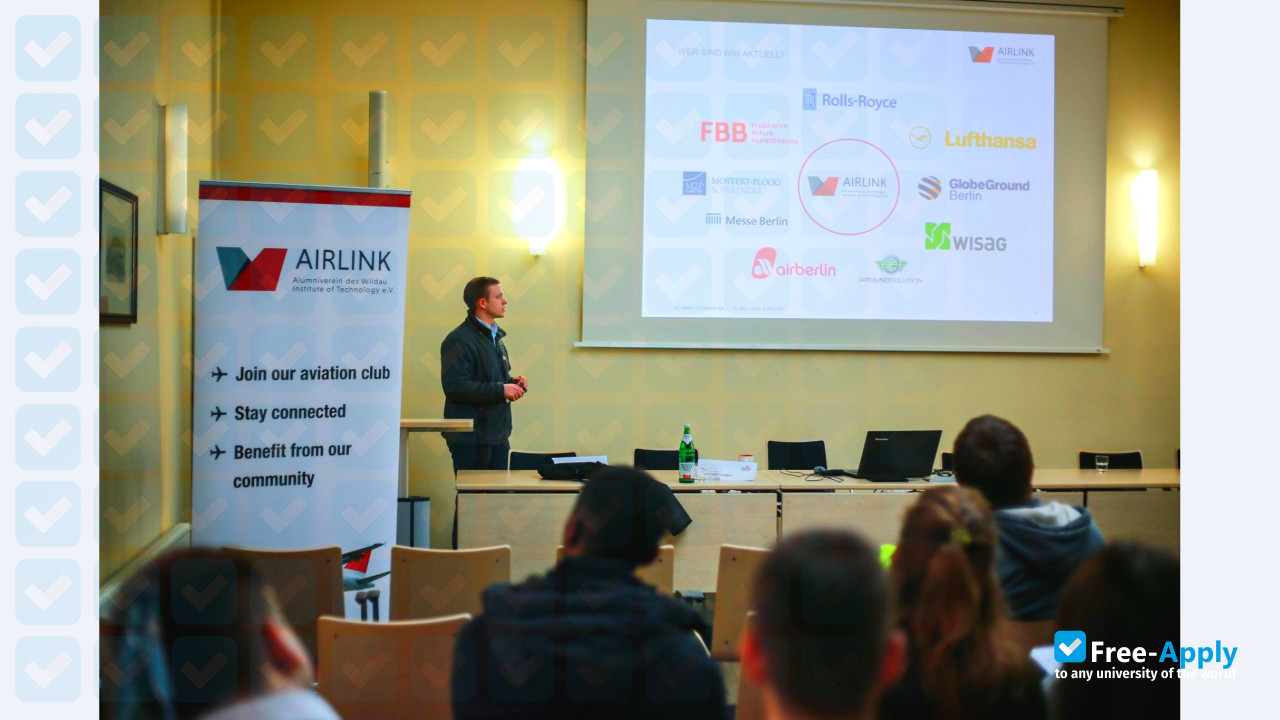 Foto de la Wildau Institute of Technology #9