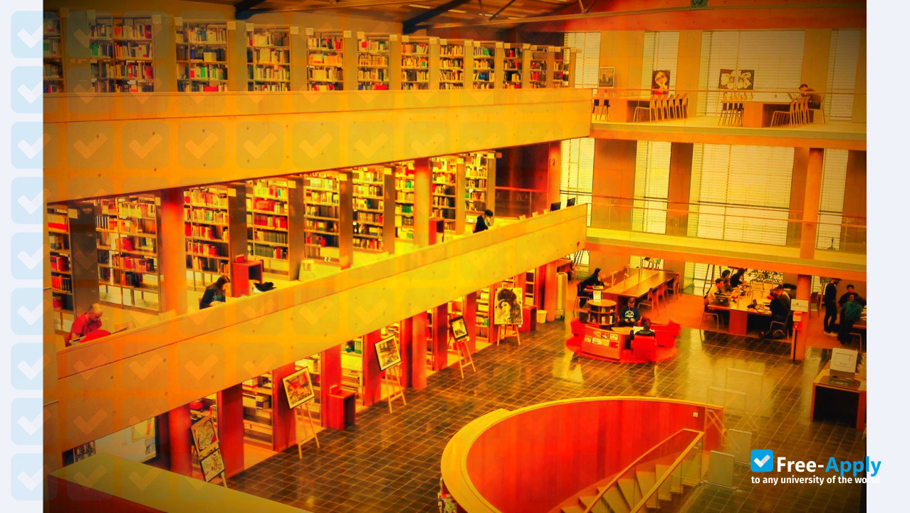 Foto de la Wildau Institute of Technology #3