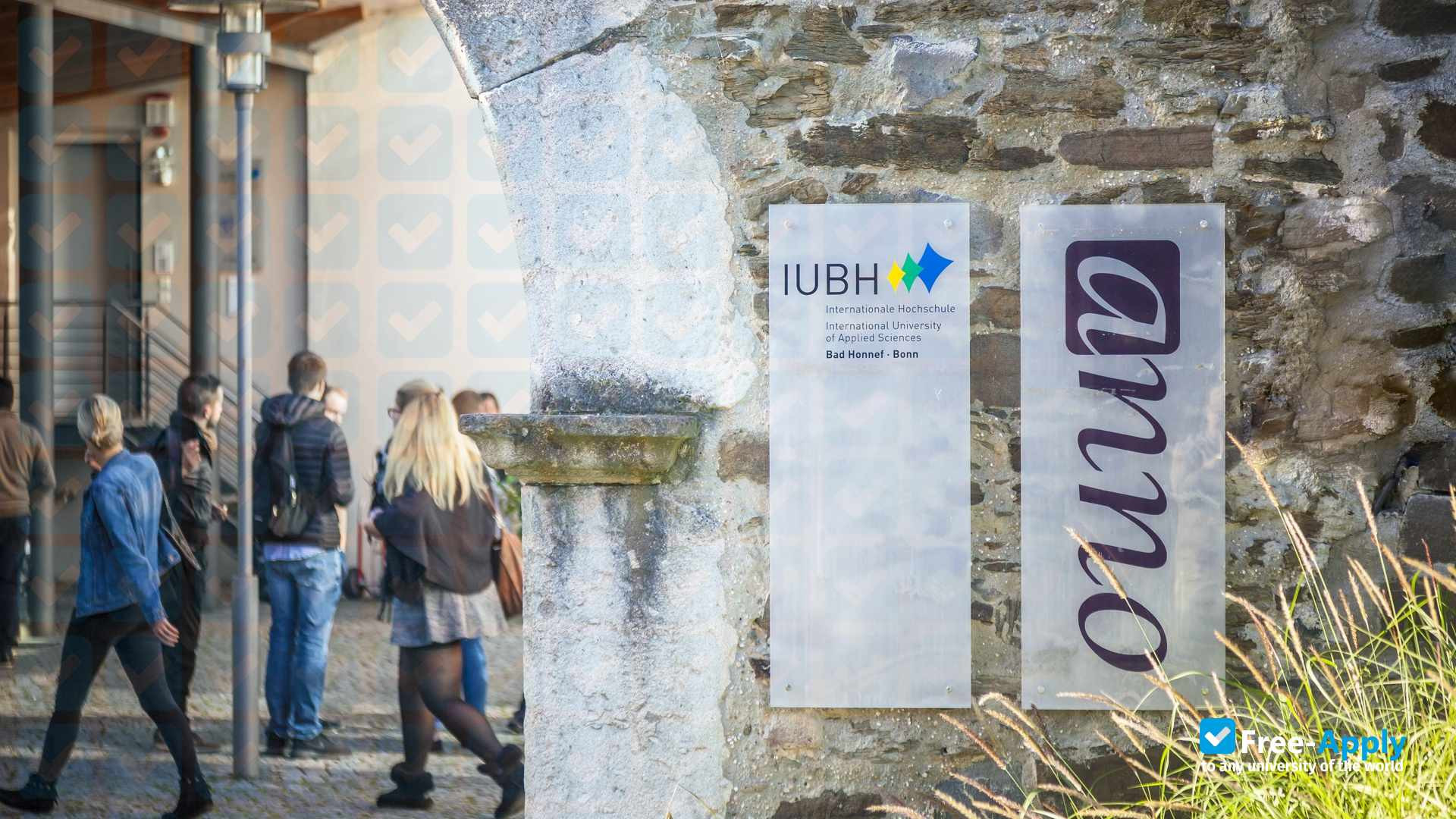 Foto de la IU International University of Applied Sciences #6