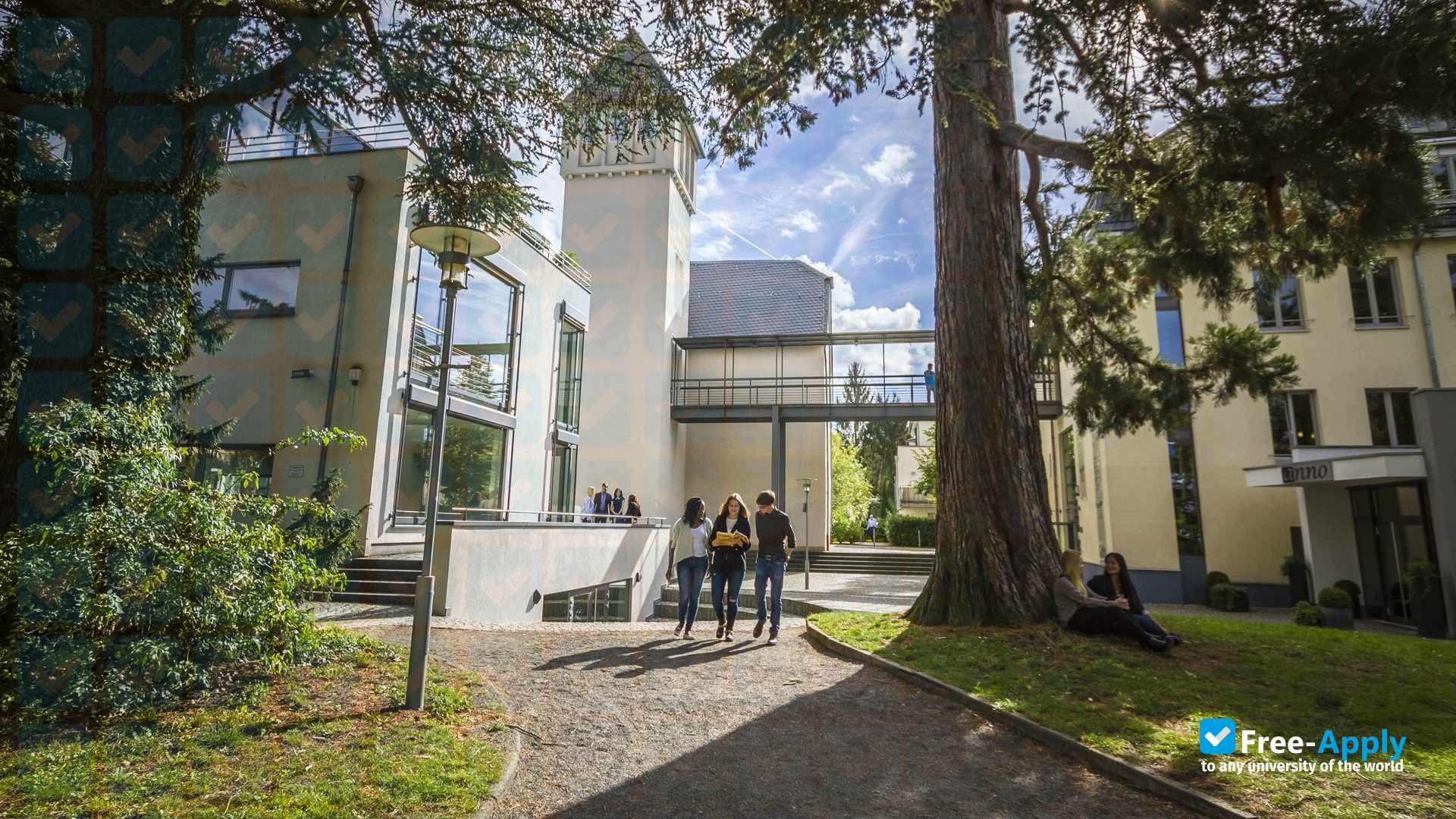 Foto de la IU International University of Applied Sciences #4