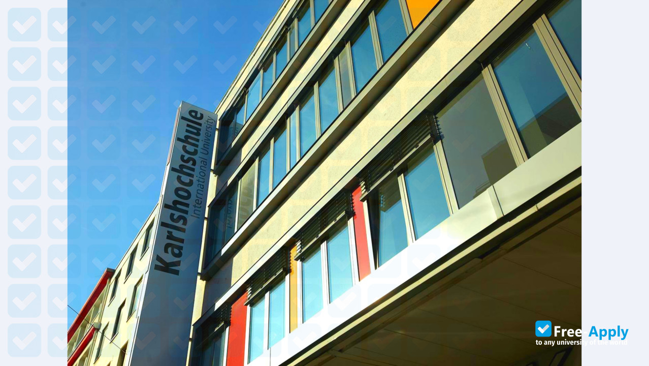 Karlshochschule International University photo #3