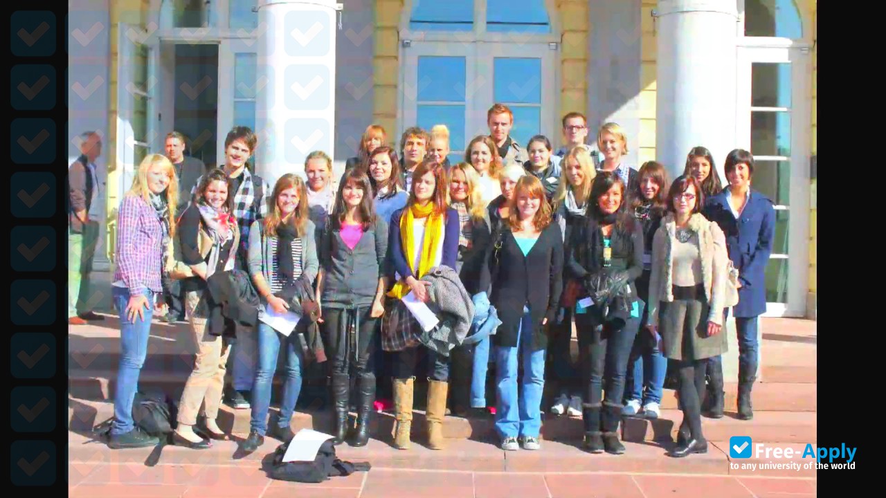 Karlshochschule International University photo #4