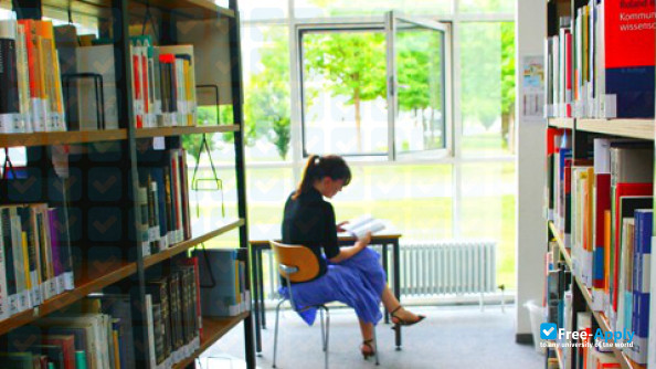 Photo de l’University of Printing and Media #2