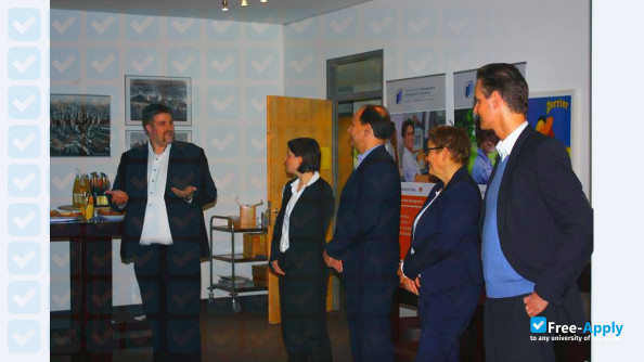Foto de la Heidelberg University of International Management #6