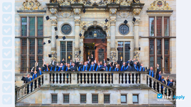 Photo de l’University of International Business and Logistics #1