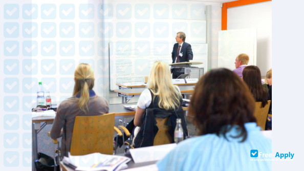 Photo de l’University of International Business and Logistics #2